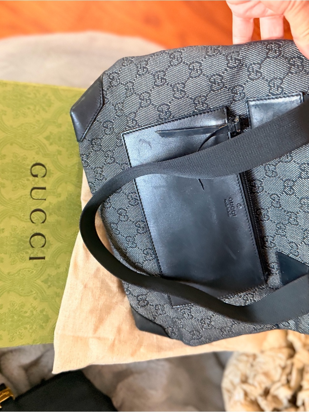 GUCCI like new black shoulder bag canvas and leather. comes with box and dusty - Picture 11 of 15